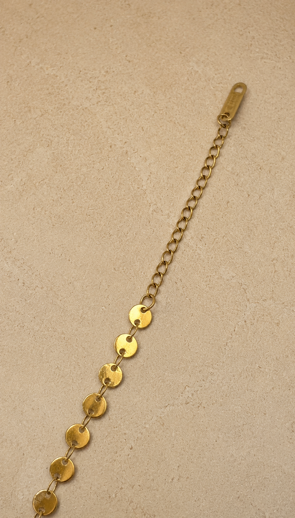Sundance Shimmer Anklet Gold – Plättchenkette Fußkettchen wasserfest 18k vergoldet – NEVAJA
