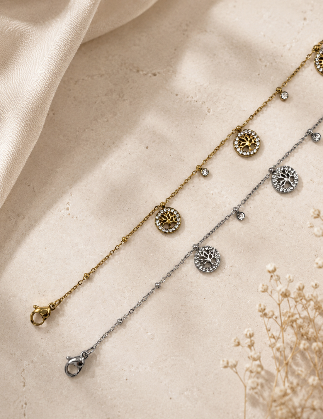 Tree of Life Pavé Charm Bracelet Gold Silber Detailaufnahme – Lebensbaum Zirkonia Edelstahl – NEVAJA