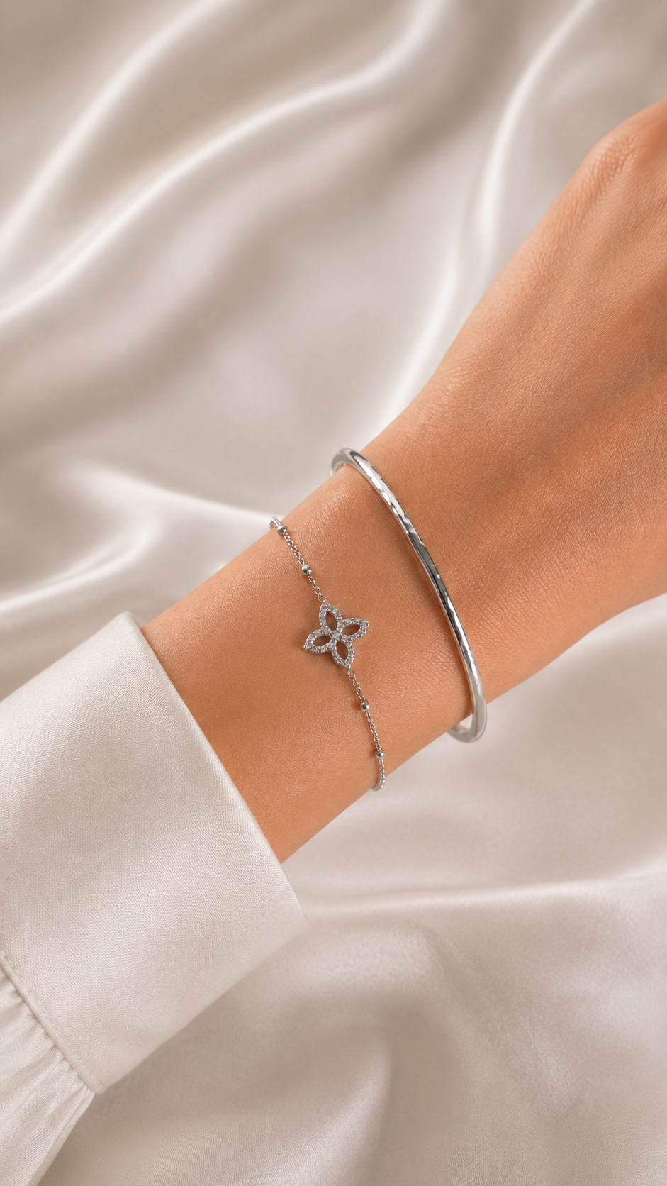 Marrakesh Magic Blossom Bracelet Silber getragen – Orientalisches Blüten Armband Edelstahl – NEVAJA